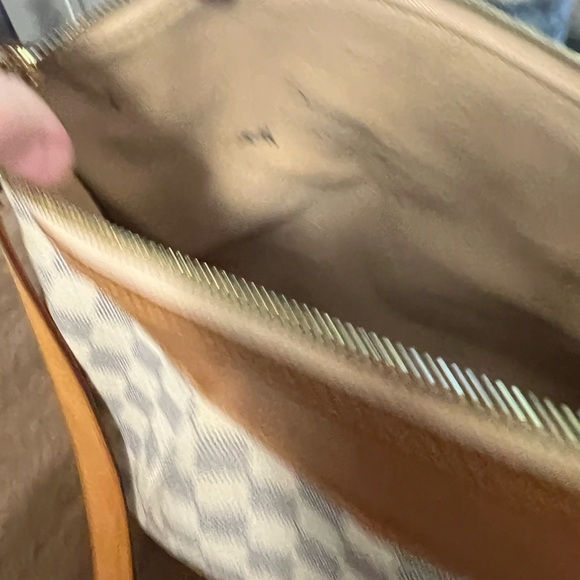 Authentic Louis Vuitton Siracusa MM - Picture 14 of 16